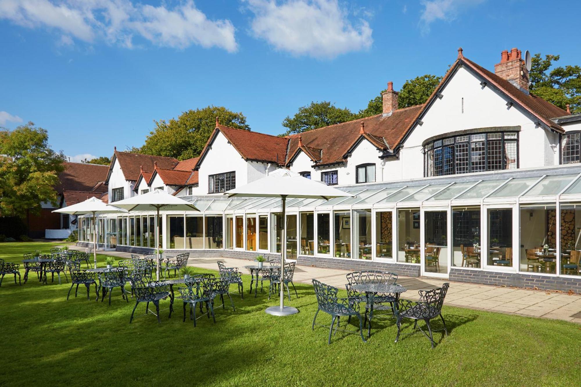 Macdonald Craxton Wood Hotel & Spa Ledsham  Buitenkant foto