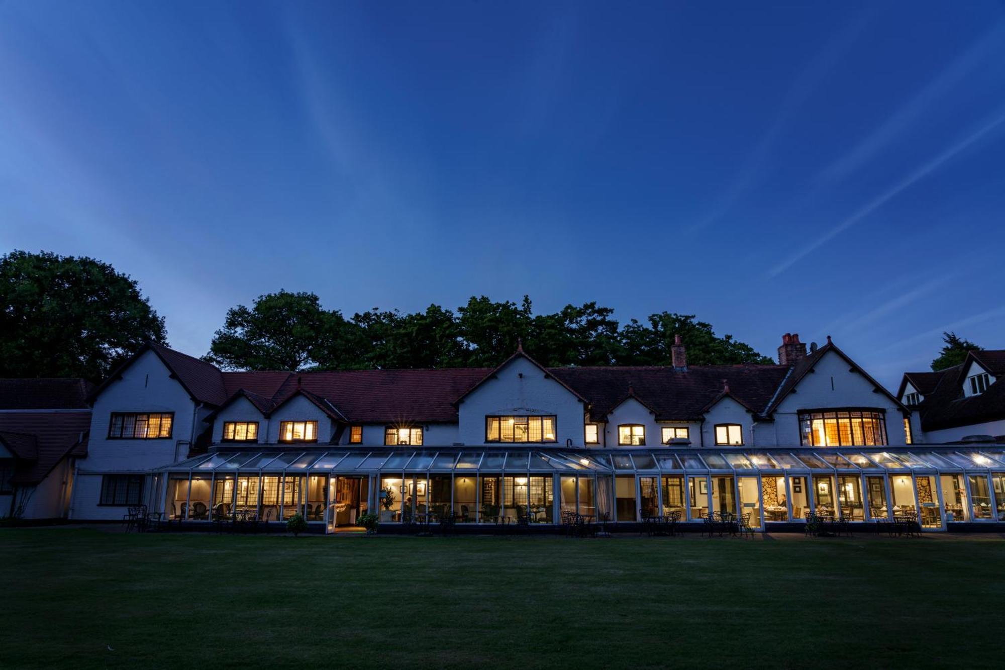 Macdonald Craxton Wood Hotel & Spa Ledsham  Buitenkant foto