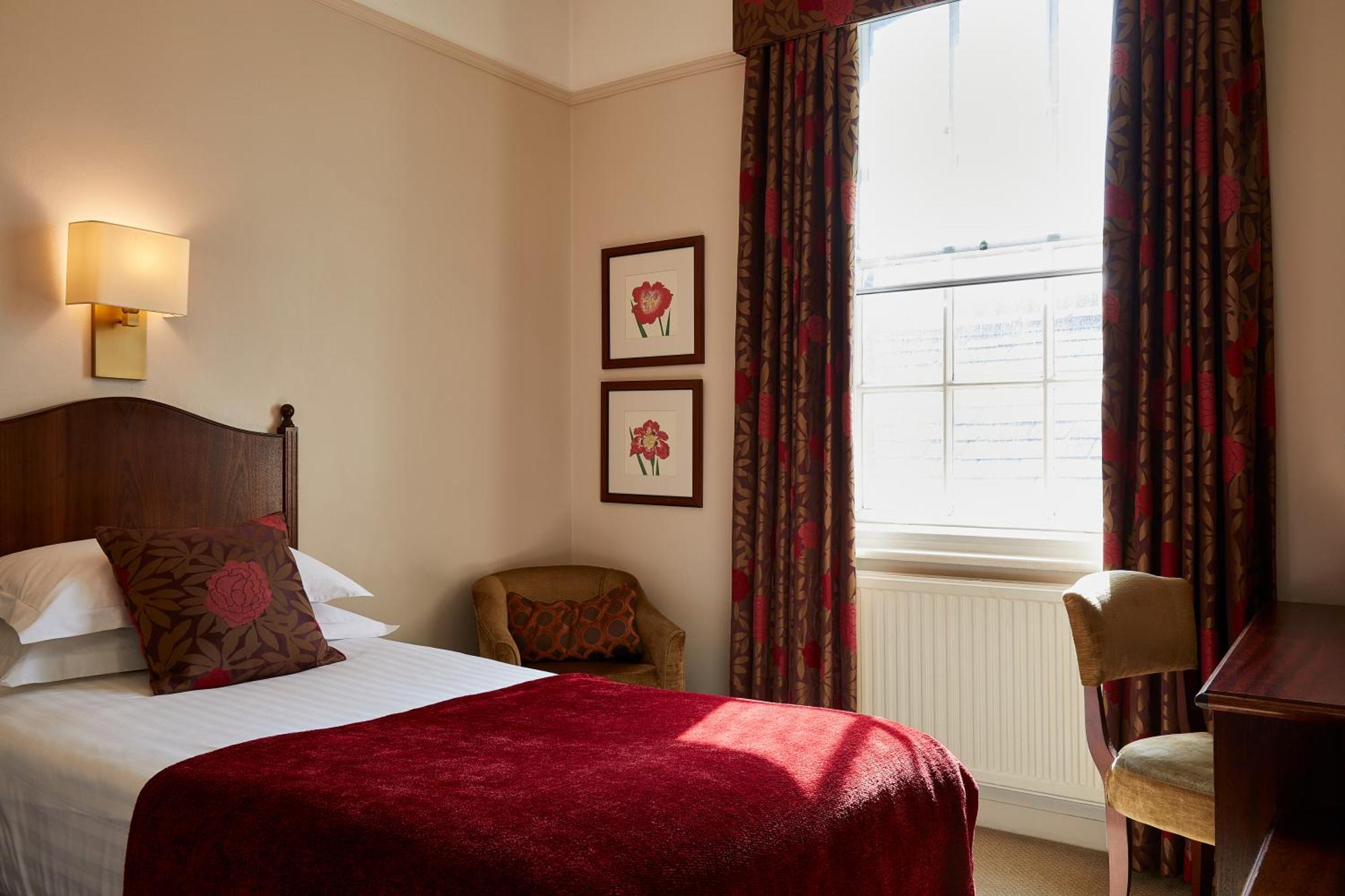Macdonald Craxton Wood Hotel & Spa Ledsham  Buitenkant foto