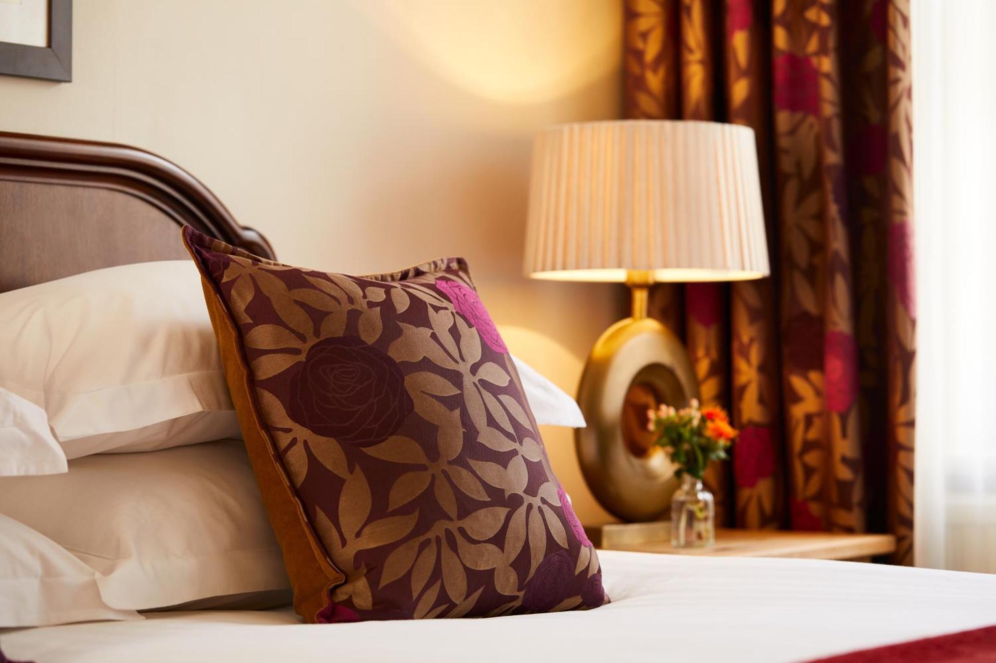 Macdonald Craxton Wood Hotel & Spa Ledsham  Buitenkant foto