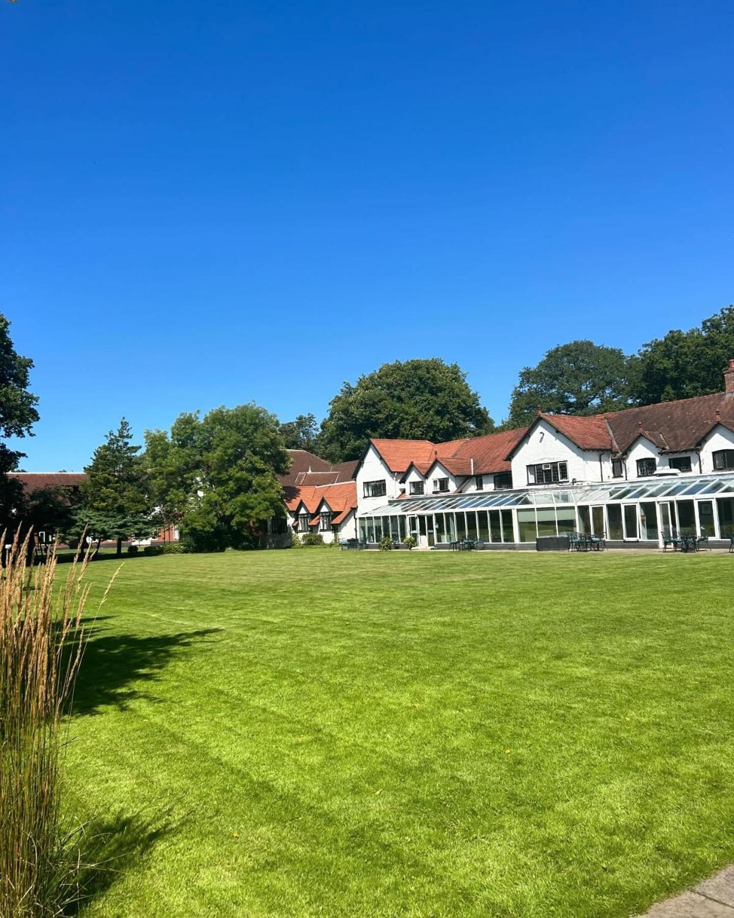 Macdonald Craxton Wood Hotel & Spa Ledsham  Buitenkant foto